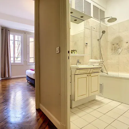 Nestor&jeeves - Palais Arnulf - - Very Close Sea